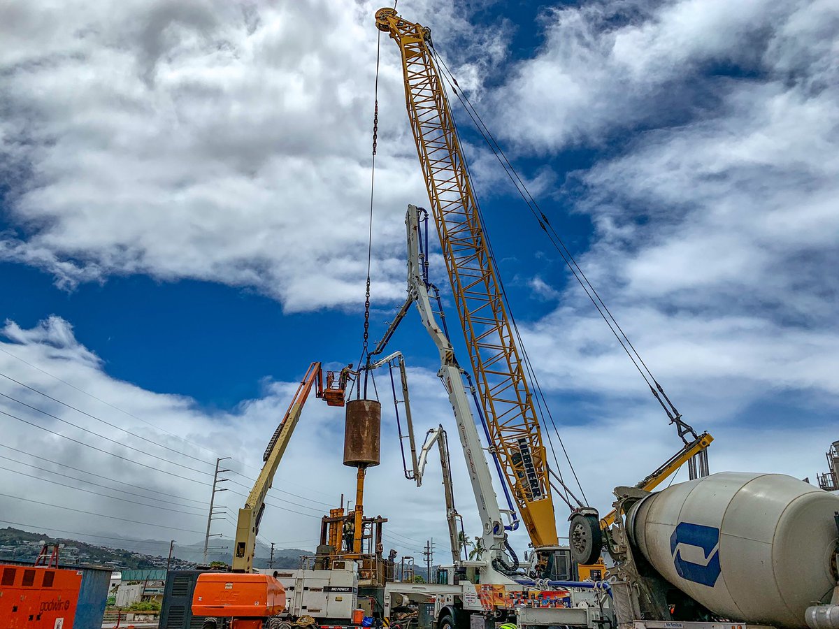LegacyFnd's tweet image. Exciting weekend as Legacy crews completed this monumental drilled shaft out here in Hawaii with STGJV. 357’ x 10’ diameter, 195,000 lb - 340’ rebar cage, 890 cy of concrete placed in 5 hours with 365’ of tremie. All completed safely. Great job team!! #drillerslifeforme