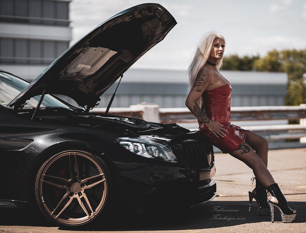 EmjayRosso's tweet photo. Alter was fรผr eine Kiste. Oder was sagt ihr?
#newhair #newstyle #blondie #blondhair #sweet #sรผรoder #sweetandsexy #cute #blondtattoogirl #alternativeblond #tattoomodel #inkmag #inkedmodels #tuning #tuniggirl๐โค๏ธ #mercedes #amgtuning #amg #germangirl๐ฉ๐ช #legshowmagazine https://t.co/7pYDDYVHM5