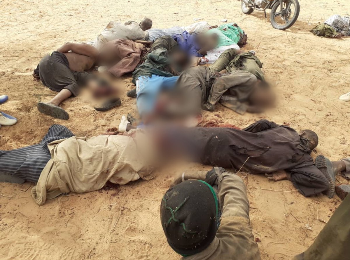 SafwaCentreFR's tweet photo. ATTENTION: L' IMAGE SUIVANTE PEUT HEURTER. ( Massacre, Mali, le 5 juin 2020).

LA RÉALITÉ DERRIÈRE LA GUERRE CONTRE LE TERRORISME.

Comment 96 personnes ont été massacrés il y a quelques jours : https://t.co/CEm8s274NJ