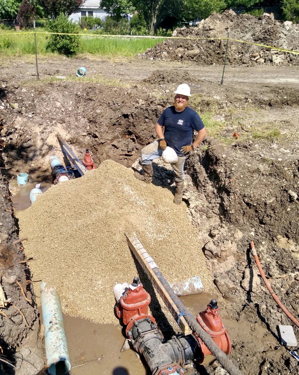 To insure the project went smoothly and minimize downtime for our RWD6 customer, Water Distribution crews rehearsed tying in a couple of “T’s” with new valves. The tie-in took less than three hours!  Great work guys!@EldoCityMgr @visiteldoradoks <a href="/cityofeldo/">City of El Dorado KS</a>