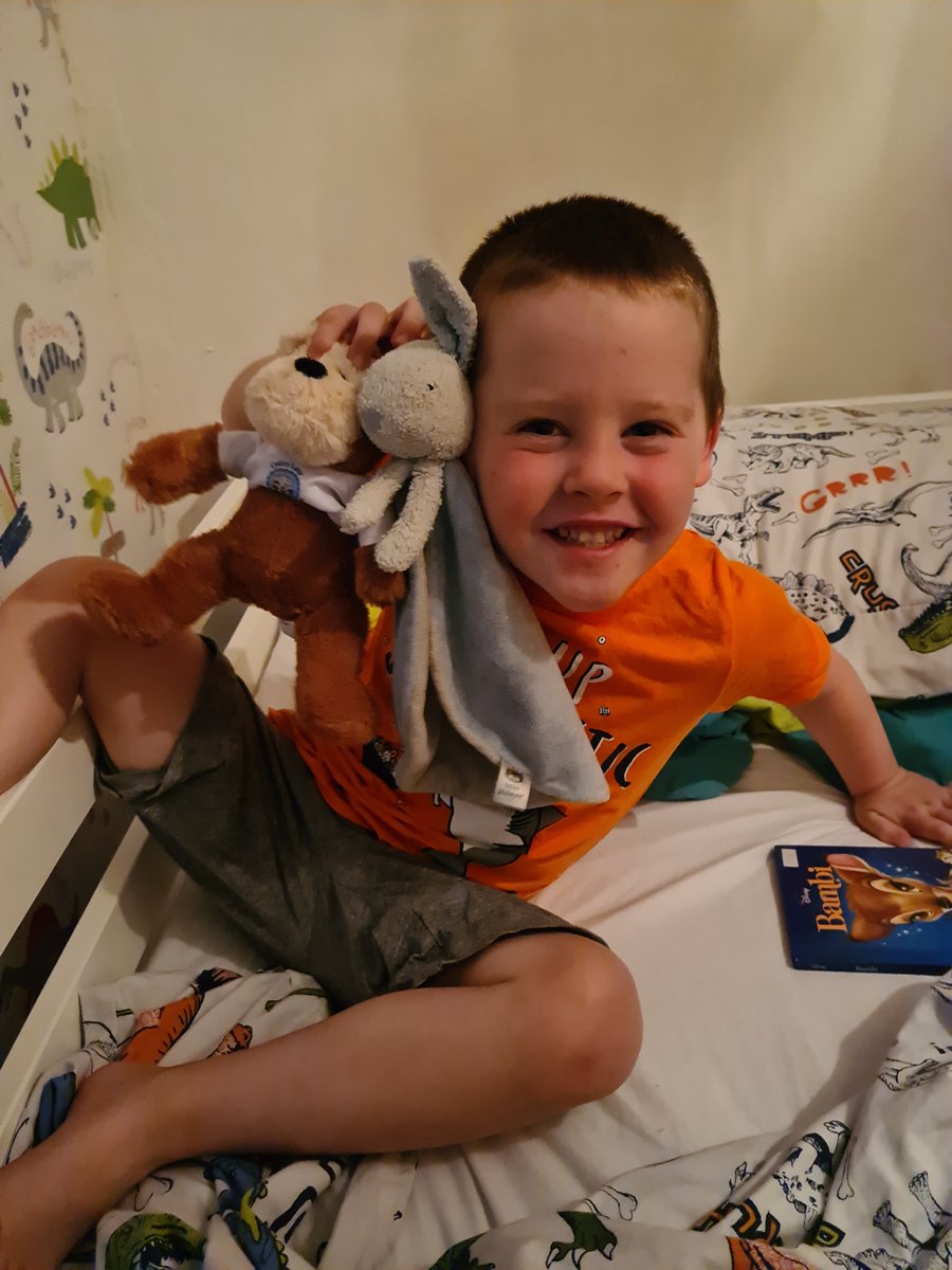 CoatesLaneSch's tweet photo. Our wonderful Mrs Boon walked over 5miles today delivering the welcome packs to our new pupils. Max has gone down very well and we've loved getting the photos of what he's been up to! We are glad you love Max and can't wait to hear what things you get up to!
#maxthemonkey https://t.co/y2sYCBLOZQ