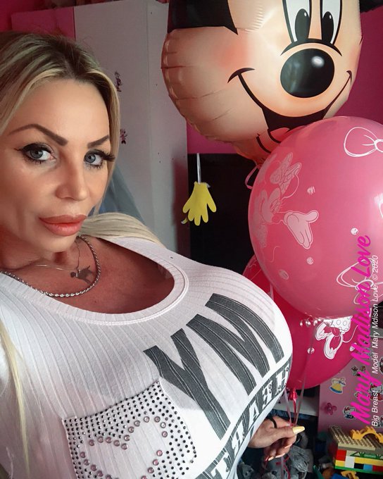 🌸G🏀🏀d evening everyone 💋 #pic #picoftheday #beutiful https://t.co/V5GYQDKwUK<a href="/tag/pic"class="tags">#pic</a><a href="/tag/picoftheday"class="tags">#picoftheday</a><a href="/tag/beutiful"class="tags">#beutiful</a>