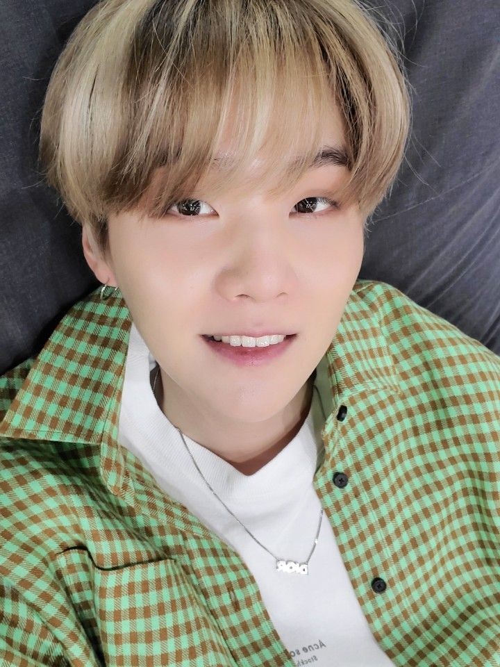 sgdboy93's tweet photo. Yoongi pictures those match with my camera roll thread
#MinYoongi #방탄소년단 #슈가 #윤기 #yoongi @BTS_twt https://t.co/ShPMWZDQzz