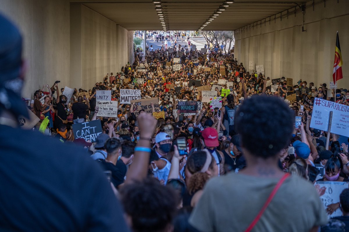 chloeleejones's tweet photo. Scenes of the Scottsdale protest yesterday for @ArizonaMirror: THREAD

Thousands of people marched through the streets of Old Town Scottsdale to protest police brutality against Black people https://t.co/F8vEbYJIx9