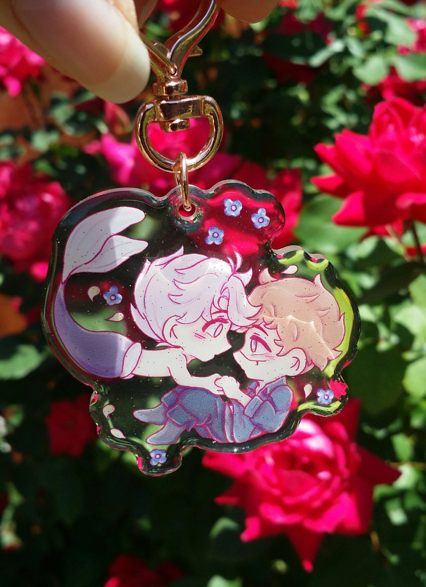 _kumaabuni's tweet photo. My self indulgent charm is here 😭
I'll be hosting a smol giveaway on my IG soon 👀
#EliSop #aesopcarl #eliclark #identityvaesop #identityveli #IDV #IdentityV https://t.co/rCZ6dKxblI