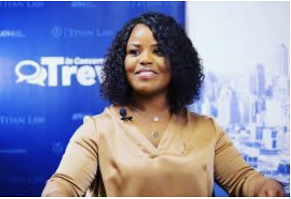 LynneStactia's tweet image. Em a sucker for incredible outspoken women❤️❤️let us celebrate our strong 💪🏾 sisters who stand up for JUSTICE in political &amp;amp; social media platforms even when it is unfashionable #Mbokodos must be celebrated 24/7,add yours &amp;amp; encourage a sister,let us spread love ❤️&amp;amp; not hate 😫