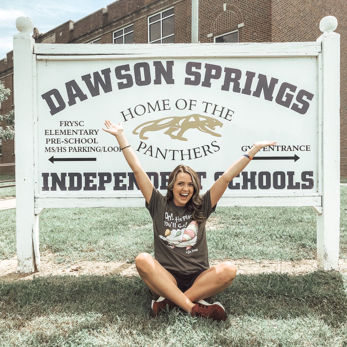 msshayannsclass's tweet photo. Received my student teaching placement at Dawson Springs Elementary School and I cannot be more excited! Can’t wait to be with 5th/6th and 2nd grade! Let’s start this adventure. 💛💜 Go Panthers! https://t.co/Iz84PGcXId