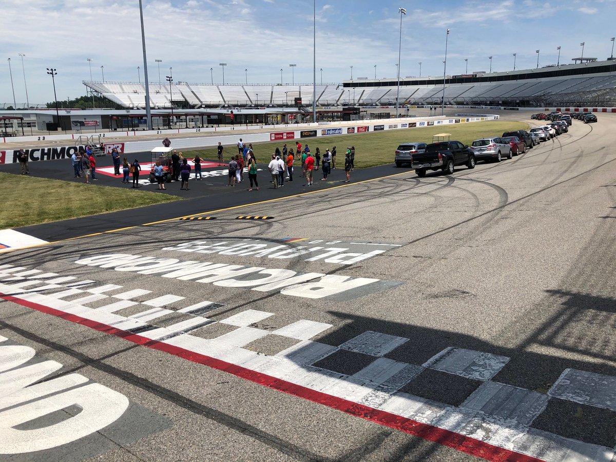 GRADUATES, START YOUR FUTURES! We're thrilled to bring our Class of 2020 "Victory Laps" to Richmond Raceway on Wednesday, Thursday and Friday of this week. For more on this year's Graduation Celebration events, visit our website: henricoschools.us/graduations/