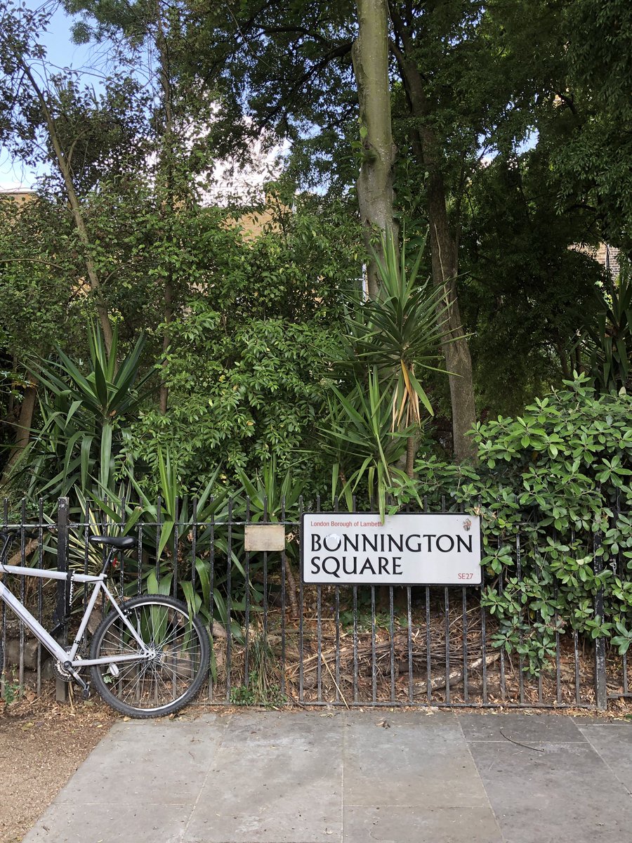 dr_swatso's tweet photo. Monday evening cycle to beautiful Bonnington Sq. Plants and flowers have taken over the buildings and pavements and it’s just glorious! 🌿💚 https://t.co/UY63b8WRyb