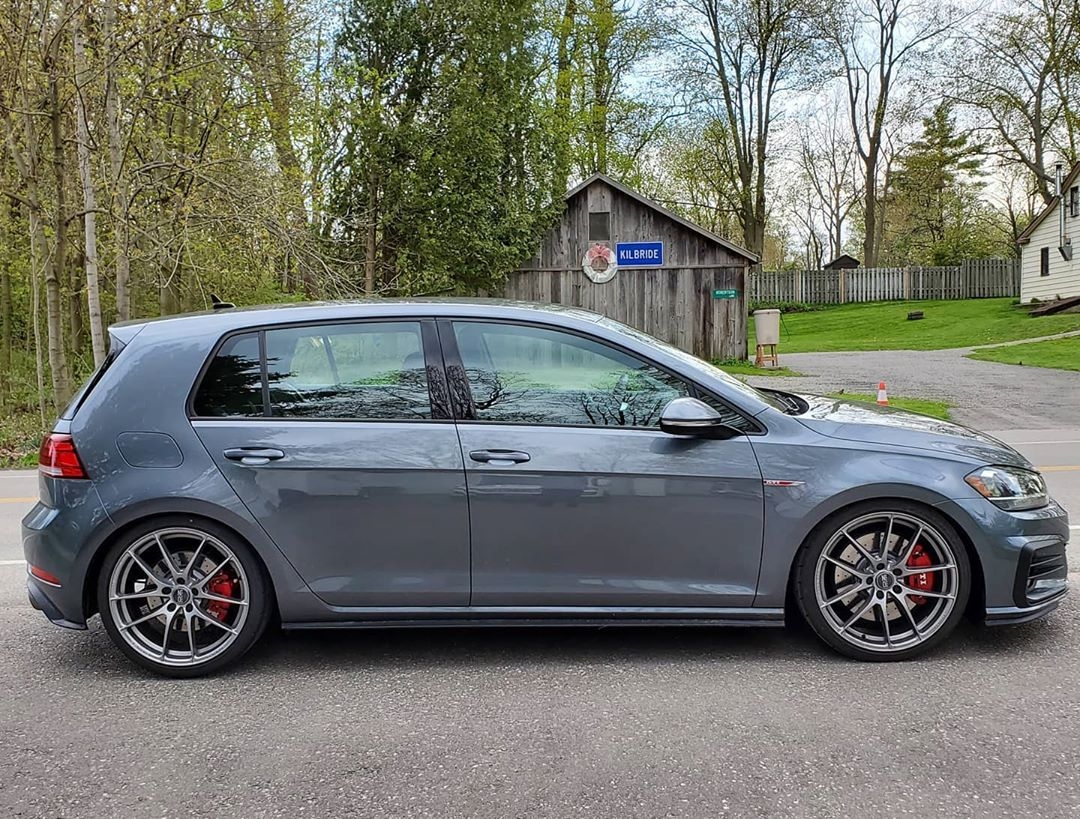 EibachCanada's tweet photo. This #mk7gti looking good sitting on #Eibach Sportline springs!
Owner: @ mr.mk7.5
#EibachCanada
#eibachequiped
#eibachsprings
#eibachsportline
#vwmk7
#vwgti
#vdubindahaus https://t.co/oVeGHveDnq