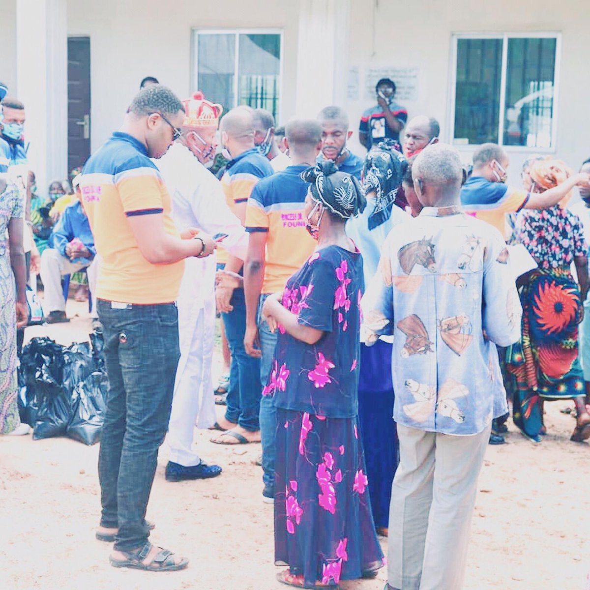 drmercyuwakwe's tweet photo. It was another enormous outreach at Igbere on Saturday. Palliatives were sent out to hundreds of people to help alleviate the current hardships caused by corona virus pandemic. We continue to appreciate the CEO who despite the obvious obstacles, continues to work to ensure... https://t.co/ei9PnC8xkx
