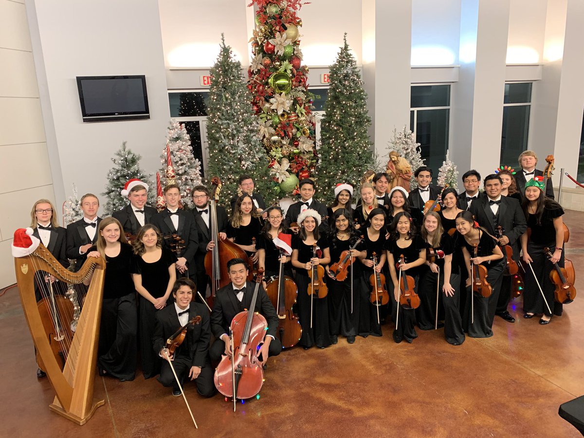 Todd_Berridge's tweet photo. Christmas & #SatinStrings go well together. We must return to school. These traditions & community outreaches MUST be allowed to happen, otherwise the damage to our students & our programs will be catastrophic. Be sanitary...but also demonstrate sanity! #LetThemPlay #LetThemSing https://t.co/ykXocZoPPq