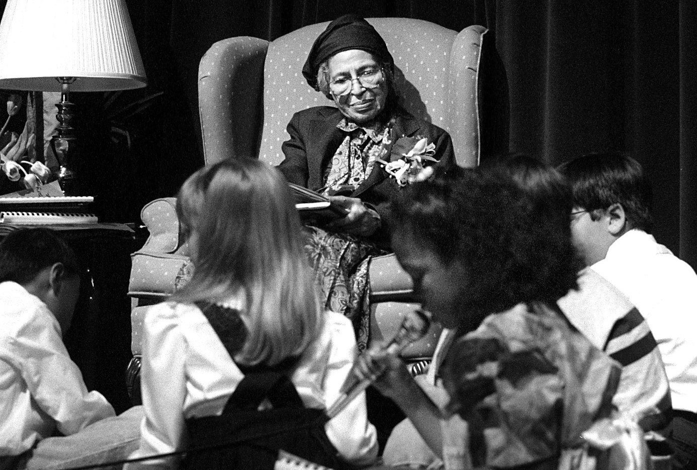 WOMENSART on Twitter: ""Memories of our lives, of our works and our deeds  will continue in others" - Rosa Parks (1913-2005), civil rights activist  https://t.co/xfghJcZccW" / Twitter