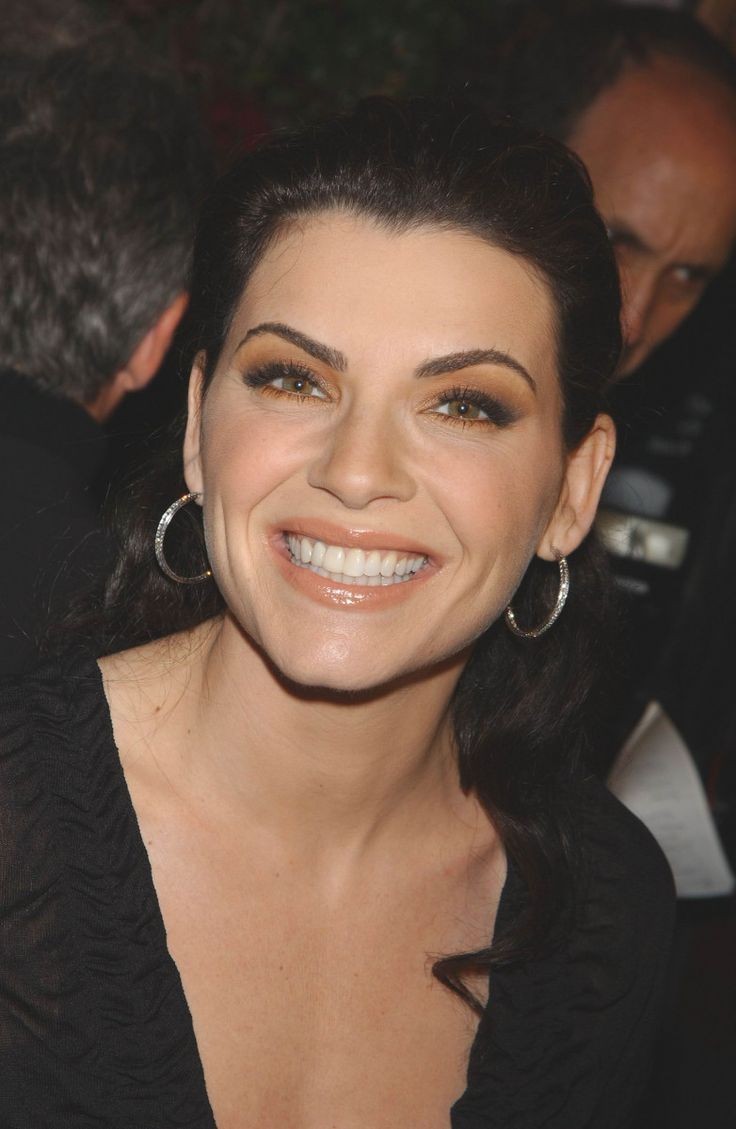 Happy birthday julianna margulies 