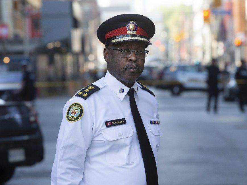 TheTorontoSun's tweet photo. BREAKING: Toronto Police Chief Mark Saunders to resign, source tells CP https://t.co/z8DQtuROW6 #topoli https://t.co/AEspCDvAC7