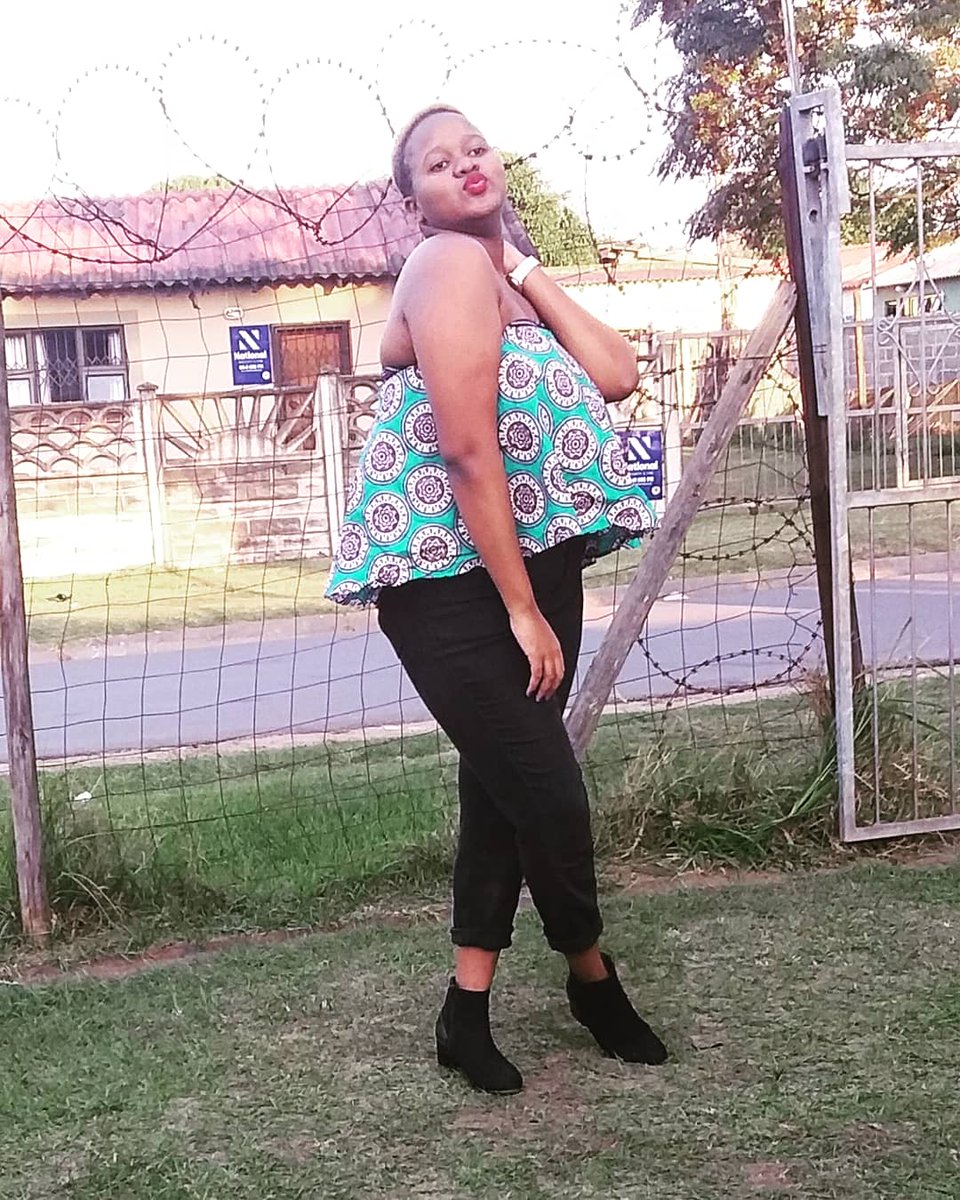 MinenhleEnhle11's tweet photo. #stayathome #StaySafe #stayconnected #AloneTogether https://t.co/DgapOWOh57