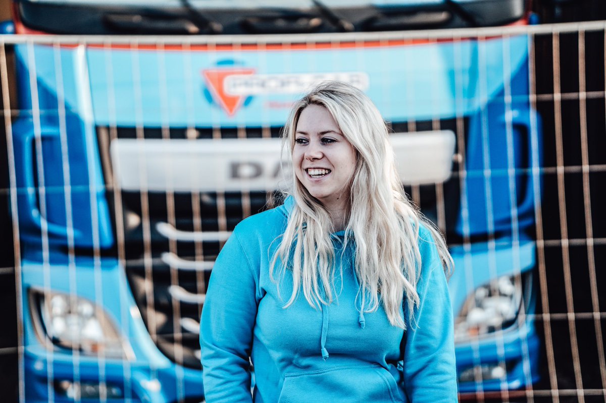 MichelleHalder's tweet photo. ๐ฉ๐ช: Ich wรผnsche euch eine schรถne Woche โบ๏ธ
๐ฌ๐ง: I wish you a great week โบ๏ธ
#motorsport #portrait #portraitphotography #fashion #sommer #outfit #ootd #instafashion #stlyle #trend #michellehalder #girlpower https://t.co/gvuJ0cEjYY