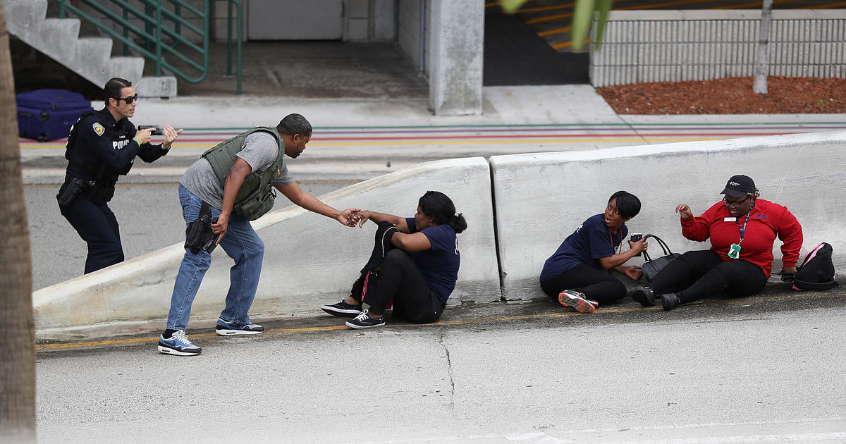 DonutOperator's tweet photo. Just wanted to point out these BASTARDS during the Ft. Lauderdale mass shooting 3 years ago #ACAB #ACAB2020 https://t.co/7TJrBUP0LD