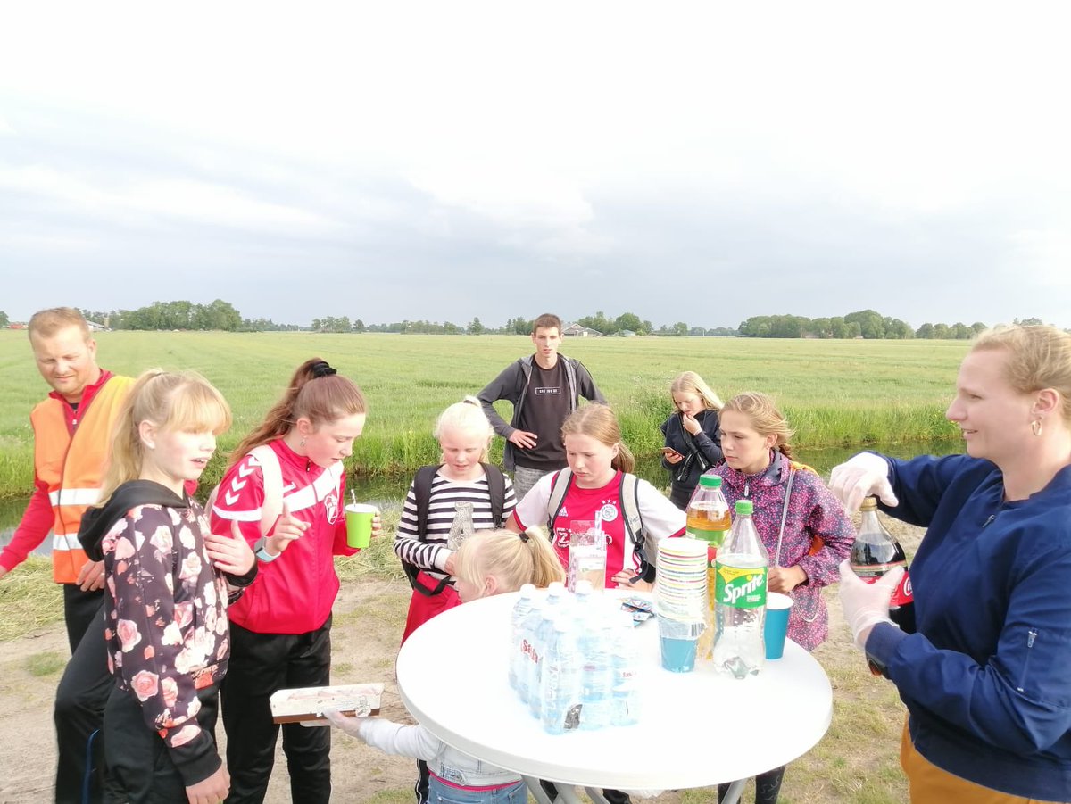 SVN69_JO15's tweet photo. De eerste avond zit er op voor @Svn69Nijeveen JO12-1G! Nog drie te gaan😅
#avond4daagsehome #samenlopen #vierkeertien https://t.co/2FfzQIZRC0