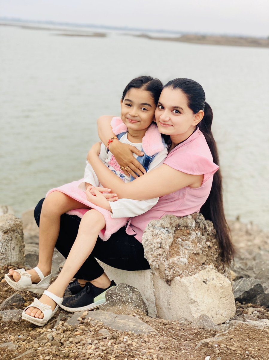 minalba_gohil's tweet photo. hapiness is a little niece's tight hug #mylifeline 
#pankhudiba #sistersdaughter #mylove #mychildhoodtoo #myback #myinspiration https://t.co/IQx7tqUKIS