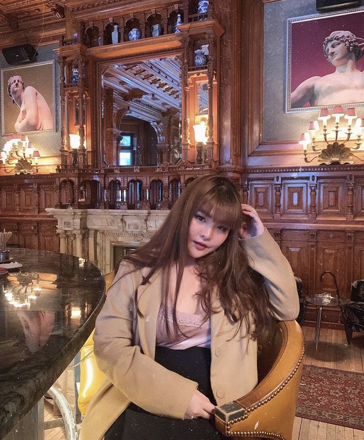 pinku_tai's tweet photo. โอ๊ยย ฝากไปบอกเค้าที ว่านี่ตกหลุมรัก ตั้งแต่แรกเจอใน ig  😍 เป็นสาวอวบที่แต่งตัวได้แซ่บชนิดที่ว่า พริกทั้งสวนก็เอาไม่อยู่ 🌶 หน้าสวยและเซ็กซี่สุดๆ บางมุมก็ดูน่ารักไปเลย ชอบจุง 💖 https://t.co/kDxe0Mdh0H