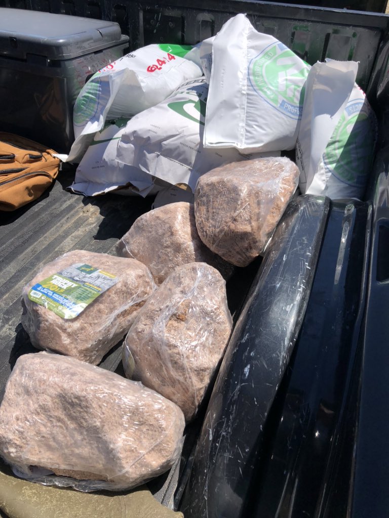 FTAOutdoors's tweet photo. Soybeans, Trophy Rocks, and trail cams... love this time of year! #VelvetShow https://t.co/QLGNGS69bu