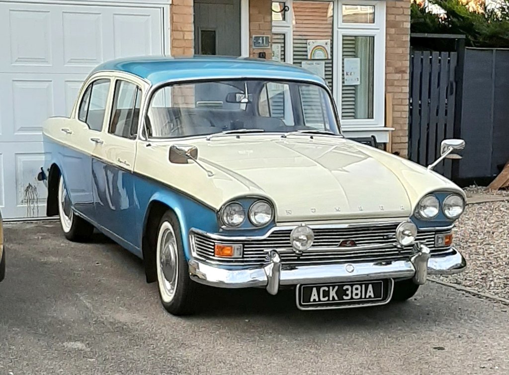 SlickAttire's tweet image. Nice little #humber #ClassicCar spot on this evening's bike ride #Rootes