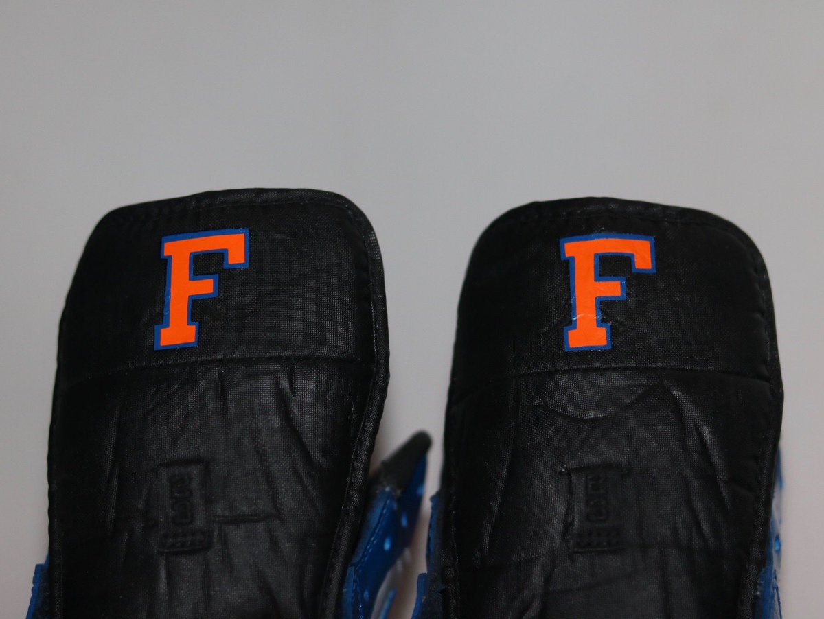 Gator_Kicks's tweet photo. S/O to @gatorpow for allowing us to create a matching pair of Jordan 1 low 🐊 themed kicks with the vintage Block F logo on the tongues‼️#GatorKicks DM to Inquire https://t.co/6yILZistSp