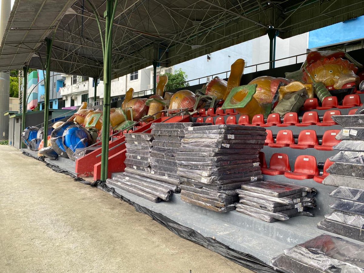 AliShaahin1's tweet photo. މިއަދު  ޔޫތުމިނިސްޓްރީއަށް  ލިބުނު 15 ރަށުގެ ކުޑަކުދިންގެ ޕާކުގެ ސާމާނުގައި ކ. ކާށިދީ އާއި        ކ. ގާފަރު ގެ ތަކެތި ހިމެނިފައިވާތީ މިނިސްޓަރ މަޚްލޫފު އަށް ވަރައްބޮޑައް ޝުކުރުދަންނަވަން އަދި މި ދެރަށުގެ ރައްޔިތުންނައް މަރޙަބާ!!!! @MoYSCEmv @AhmedMahloof https://t.co/umgukrq6kc