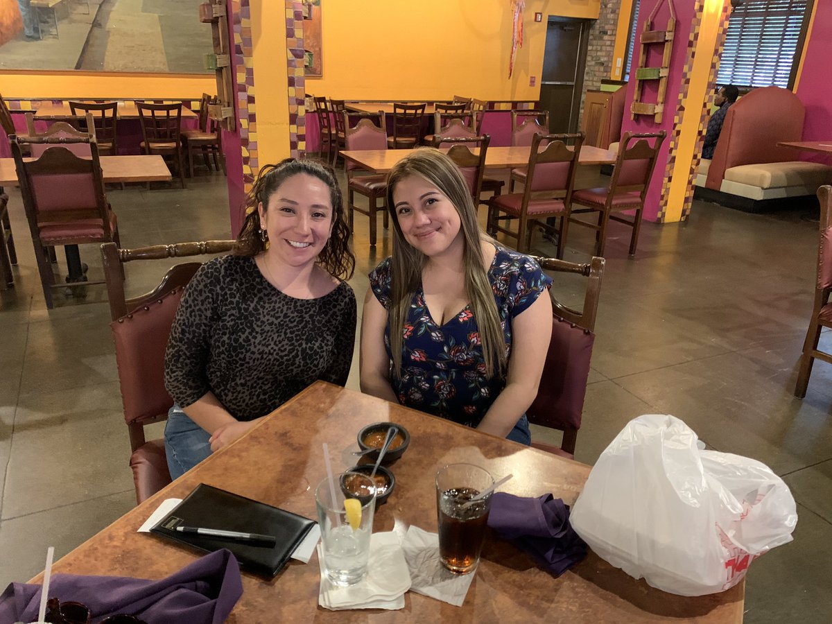 I literally had the best mentor teacher ! We celebrated after signing my contract 🤗 #Kinderhereicome <a href="/VOlivaresAldine/">Victoria Avila-Olivares</a>