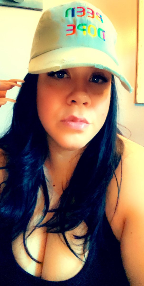 TrudiiBee's tweet photo. Bored in the house in the house bored..
Hats are from the very dope @1030_in_CF #BeenDope https://t.co/PqDmEQEF5O