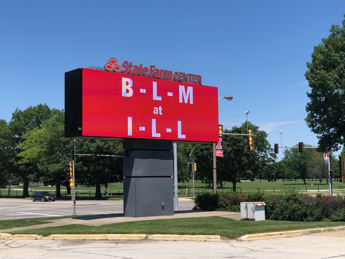 IlliniAthletics's tweet image. A sign for Change ✊🏿✊🏾✊🏽✊🏼✊🏻

I-L-L