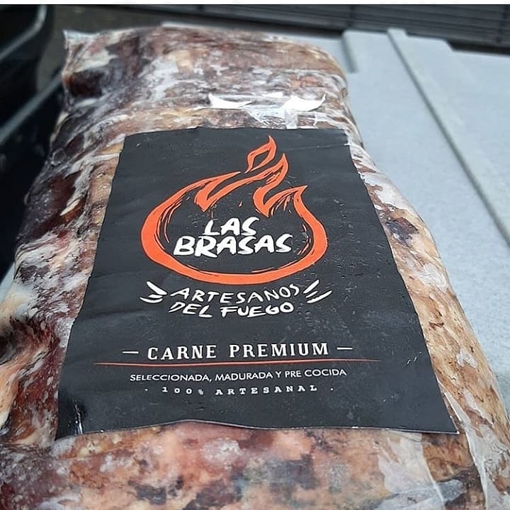 AsadoresTeete's tweet photo. #ArtesanosdelFuego
#GabrielNegroRiveros #AsociacionParaguayadeAsadoresTeete
Cosillas seleccionadas, maduras y precocidad a Baja temperatura terminarlas en tu parrilla u Horno en por lado. Y disfruta de la mejor costilla del Paraguay  Llamanos y te llevamos a tu casa 0981167206 https://t.co/wLCAl2VJdC