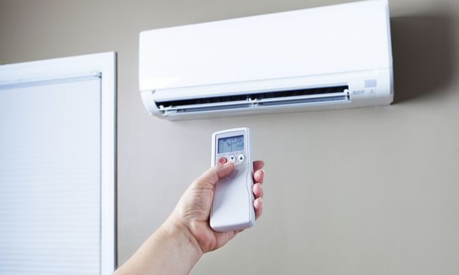 Rapy19's tweet photo. En días con mucha humedad como este, una función muy útil de los AA es el modo DRY. Estractor de humedad, deshumidificador. Pone tu equipo en modo DRY y vas a ver cómo la humedad va disminuir considerablemente
Cualquier consulta 0961 651 997 https://t.co/JFh52BdeLq