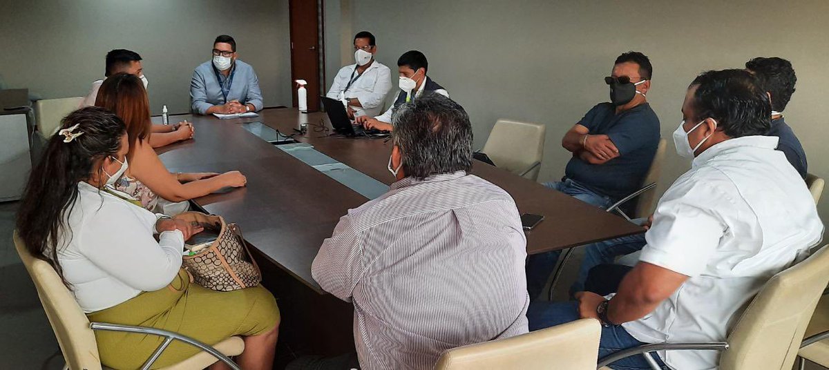BernardoHidalgB's tweet photo. Mantuve reunión con representantes del sector pesquero artesanal e industrial de la provincia del Oro, donde se abordaron aspectos de importancia para los pescadores de la provincia y se expuso el alcance de la #Lodap . #PescaResponsable #PescaSostenible @Produccion_Ecu https://t.co/6qfG76SQMM