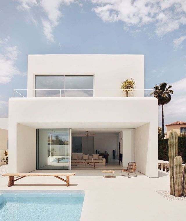 Where would your dream beach house be?
.
.
.
📸: Mariela Apollonio ( #📷 <a href="/mydomaine/">MyDomaine</a> )

📸 instagram.com/p/CBMbDtChRQQ/ via tweet.photo