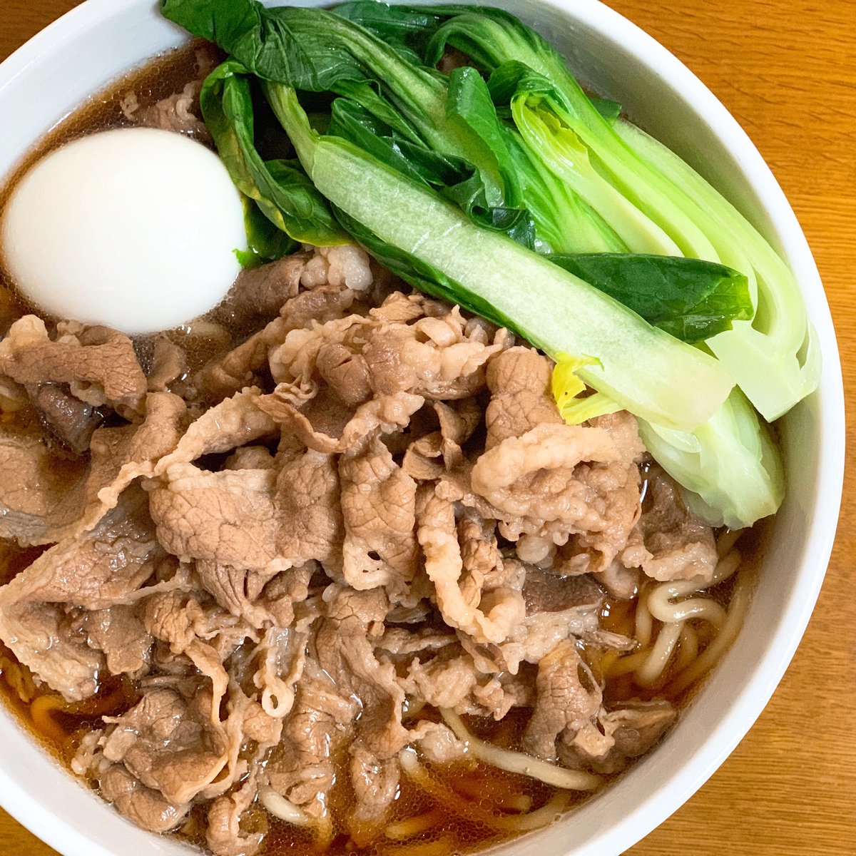 bokang's tweet photo. Soupmen@ときわ台
牛肉らぁ麺（テイクアウト¥500）
チンゲンサイと生姜は自前トッピング
もうこれが食べられないと思うとちょっと切ない…
#Soupmen#牛肉らぁ麺 https://t.co/QKxCkNLEvC