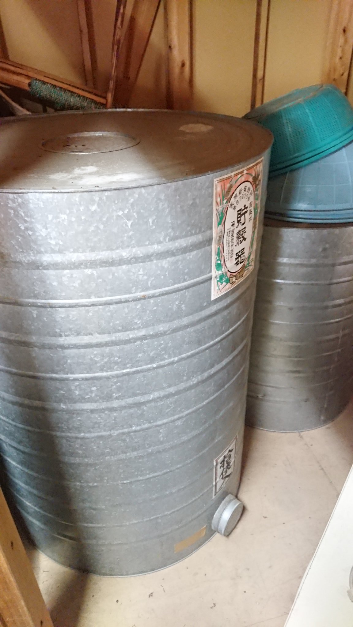 米穀貯蔵缶3俵缶 玄米180kg 高さ60cm カラー鋼板製 米缶 貯米缶