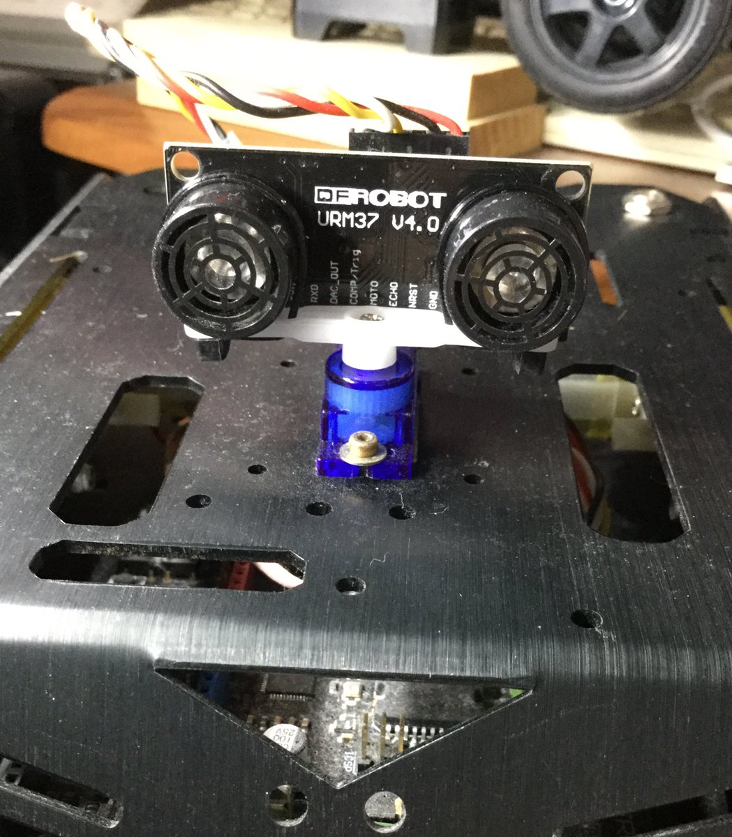 K_72019491's tweet image. リチウムイオン充電池の使い道その2。これはDFRobot社のArduino Leonardoボードを同社のタンクモバイルに搭載した物でこれの電源としてリチウムイオン充電池2本直列で使用しています。このタンクは超音波センサーにて障害物を検知、回避するスケッチが書き込まれています。
#Arduino
#ArduinoLeonardo