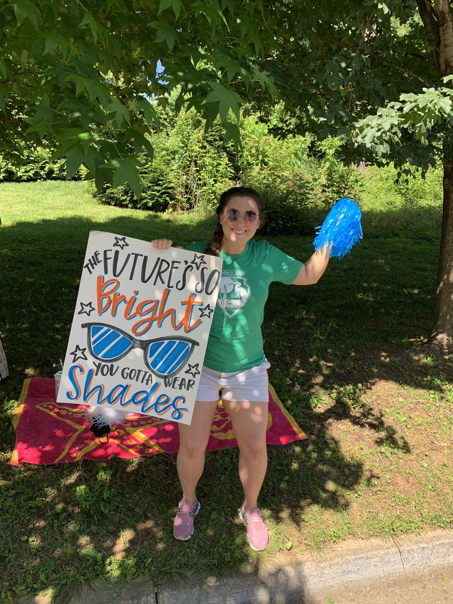 CooperMS_FCPS's tweet photo. Great day celebrating our 8th graders! Thank you to all students, staff, and parents that attended our drive-through! https://t.co/Nrbq2x0QZI