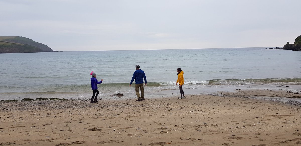 Good to get to our dose of #VitaminSea this evening on #WorldOceansDay2020 and do our little bit with our #2minutebeachclean. Found relatively little litter on our local beach today #oceanoptimism #bluehealth