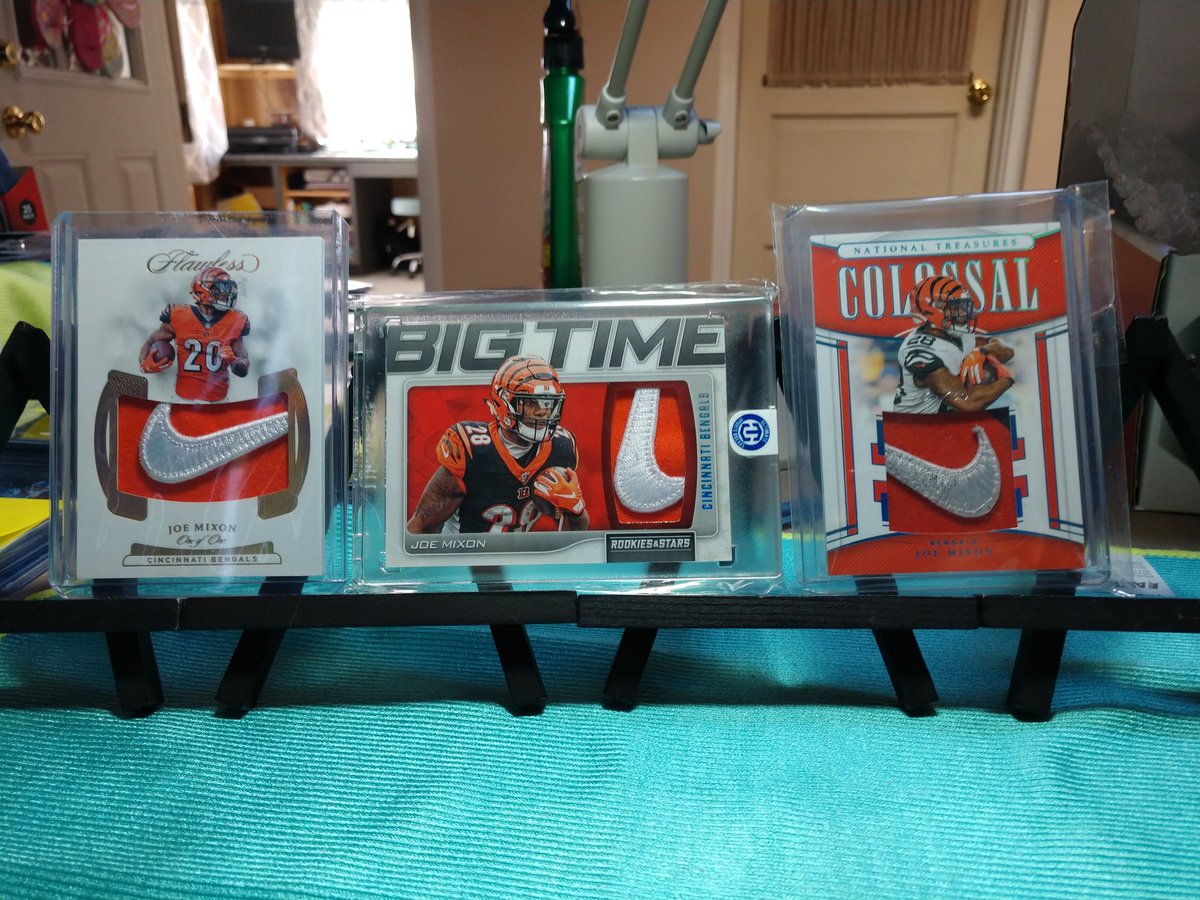 ClockworkCards's tweet image. One of One mailday 📨📪