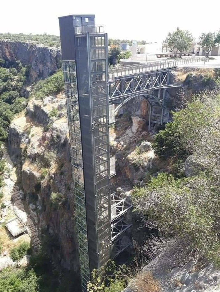 Bu da oldu.Mersin'in #Cennet mağarasına asansör diktiler.Asansör,seyir terası başka projeniz yok mu? O merdivenleri inmeden mağaranın bir anlamı yok. Tüm doğallık gizem yok olmuş. Mağarayı pimapen ile kapatın bir de kafe yapın tam olsun. <a href="/TCKulturTurizm/">T.C. Kültür ve Turizm Bakanlığı</a> <a href="/MehmetNuriErsoy/">Mehmet Nuri Ersoy</a>