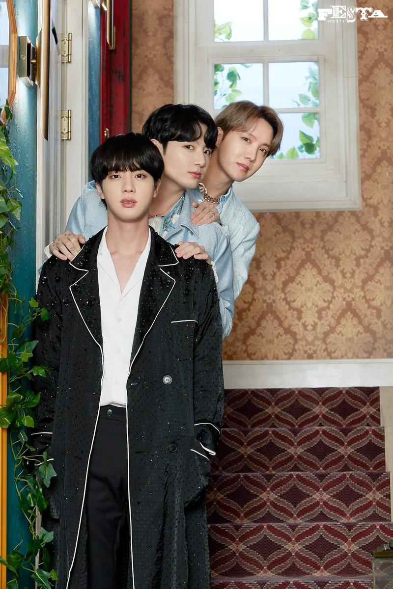 gunijimini's tweet image. [2020 BTS FESTA]
BTS 7TH ANNIVERSARY FAMILY PORTRAIT (1)
#2020BTSFESTA 
#방탄소년단 #BTS @BTS_twt