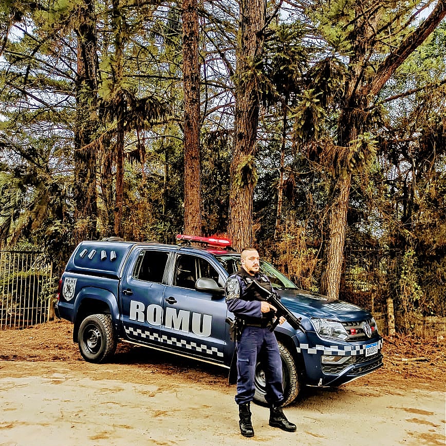 gm_sjp's tweet photo. Desejamos a você uma excelente tarde, em caso de EMERGÊNCIA ligue 153 ou 0800-153-0800, a Guarda Municipal de São José dos Pinhais está 24h a sua disposição para sua maior segurança
.
.
.
#GMContraOCrime
#GMSaoJoseDosPinhais
#SegurancaPublica
#PoliciaMunicipal
#BoaTarde https://t.co/udKBz1l5cu