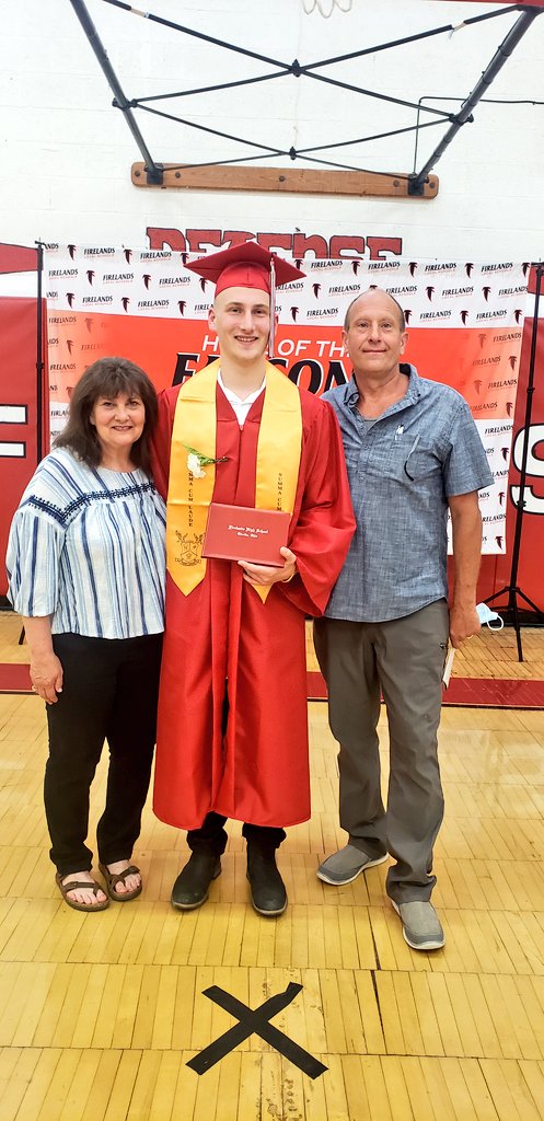 Falcon_update's tweet photo. And we have graduates!

The 66th commencement has begun!
#FirelandsFalcons 
#FalconPride 
@FLSDSuper @FHSFalcnPrin @MrsKeenerFHS https://t.co/UbZPOYrvf9