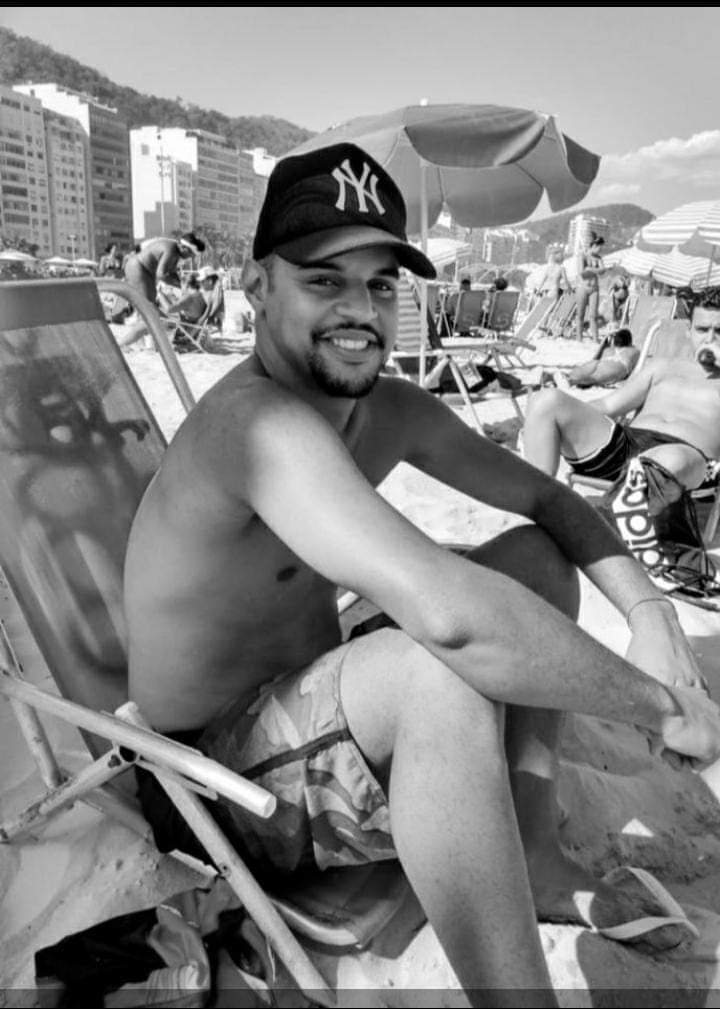AlexandraReiis's tweet photo. Estou sem acreditar até agora com essa notícia , que Deus te receba de braços aberto Lucas Silva . Descanse em paz meu amg !!! #Pezin 💔 😭😭 https://t.co/RvTc53fCle