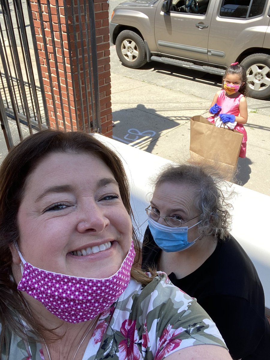 mrs_summa's tweet photo. It wasn’t anything like we could have imagined, but it was special nonetheless! Thank you for a great year! We will miss you! Good luck in K! #ebccs #lastday #drivebypickup @EBCCSNews @CSOboston @BostonCathSupt https://t.co/tEN2f03td0