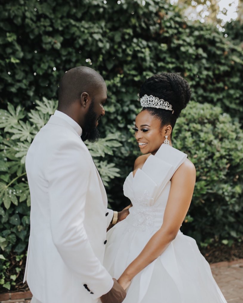 helloperfete's tweet photo. Looking back on @ronkerajiiโs gorgeous wedding with all the #princessgoals ๐ ๐โฃ
โฃ
โฃ#RnBlove2018 ๐ท @_digitaldreamer_ event by @ftkkonnect, #weddinggown by @bridesbynona, florist @toboreoweh .โฃ https://t.co/U98Cq8oGoY
