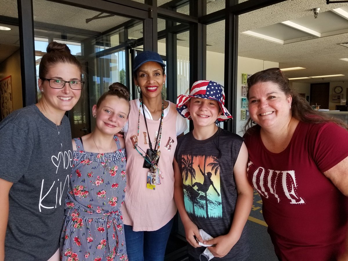 jackie_vayro's tweet photo. Bittersweet day as we said goodbye to our @ihes_braves family. Such an amazing and caring school, leading change and doing amazing things for the children of Indian Head. #6thgradebound https://t.co/hDypV5fD01